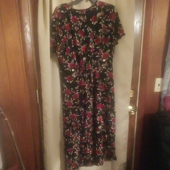 Msk Petite 14P Long Rose Floral Black Button Dress. - Picture 5 of 6